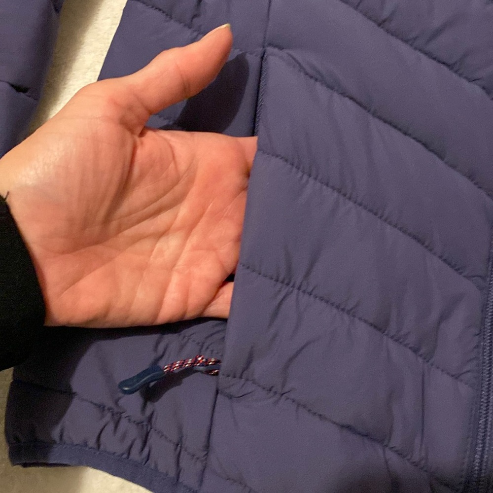 Vineyard Vines Performance Puffer Jacket. Packabl… - image 6